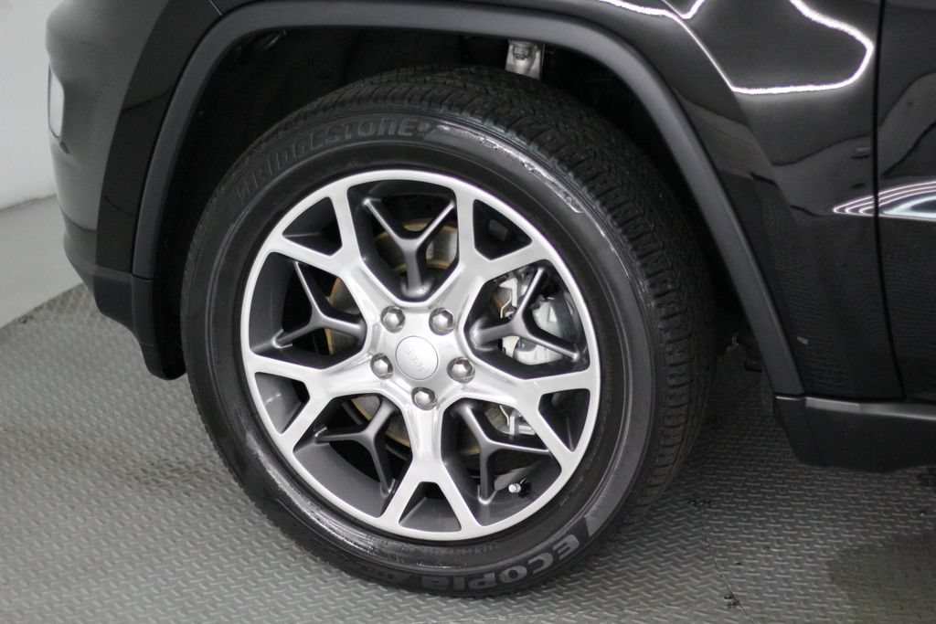 Used 2021 Jeep Grand Cherokee Limited w/ Luxury Group II AWD/4WD image 57
