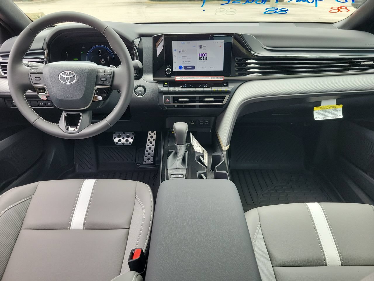 Used 2026 Toyota Camry SE FWD image 13