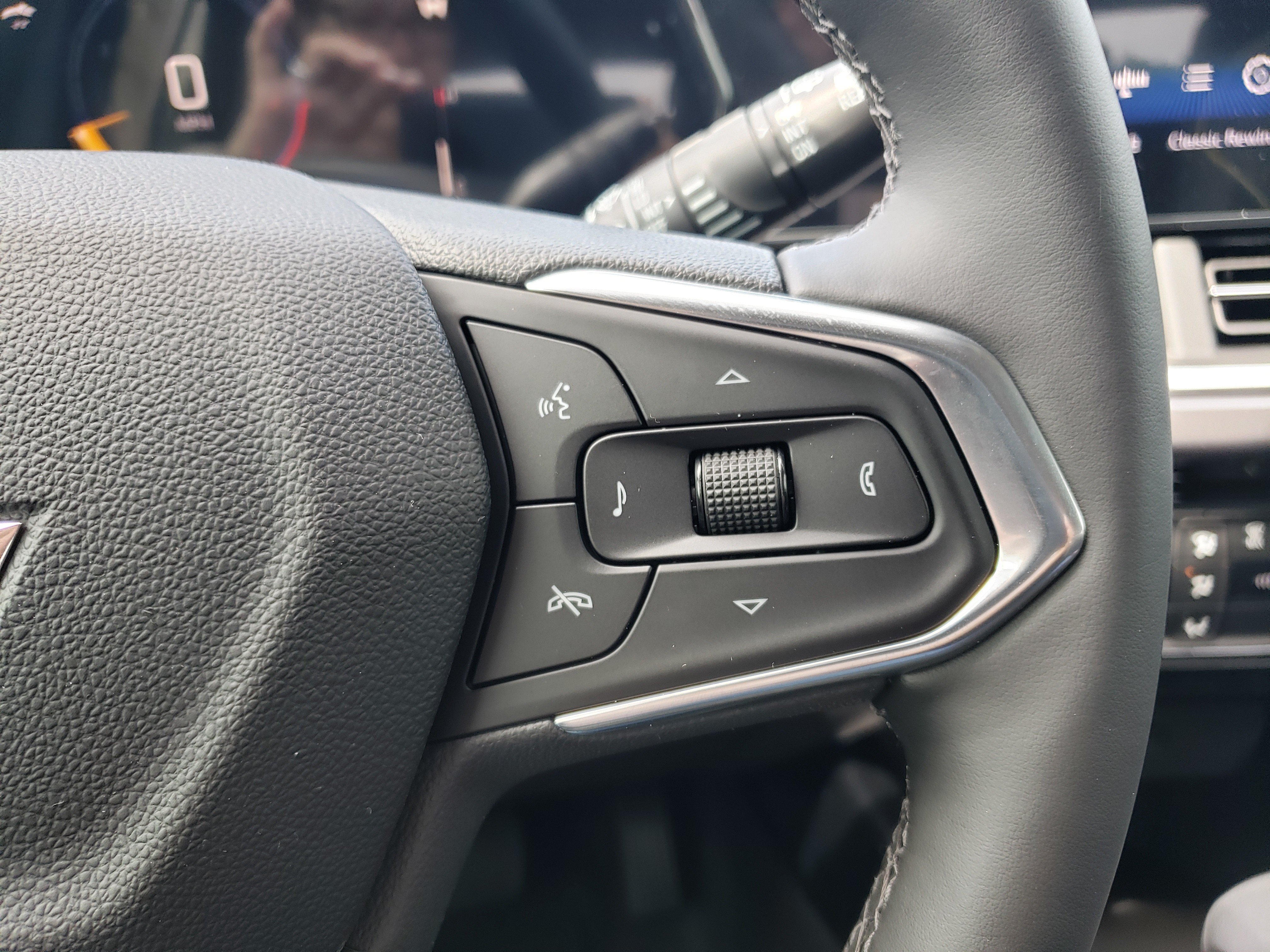 New 2026 Chevrolet Trax ACTIV w/ Driver Confidence Package FWD image 19