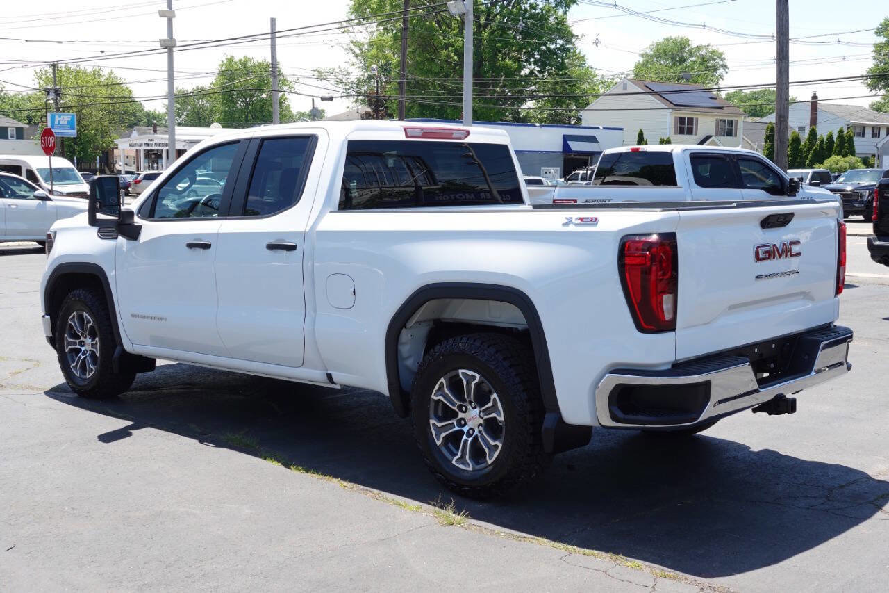 Used 2023 GMC Sierra 1500 Pro w/ Convenience Package AWD/4WD image 3