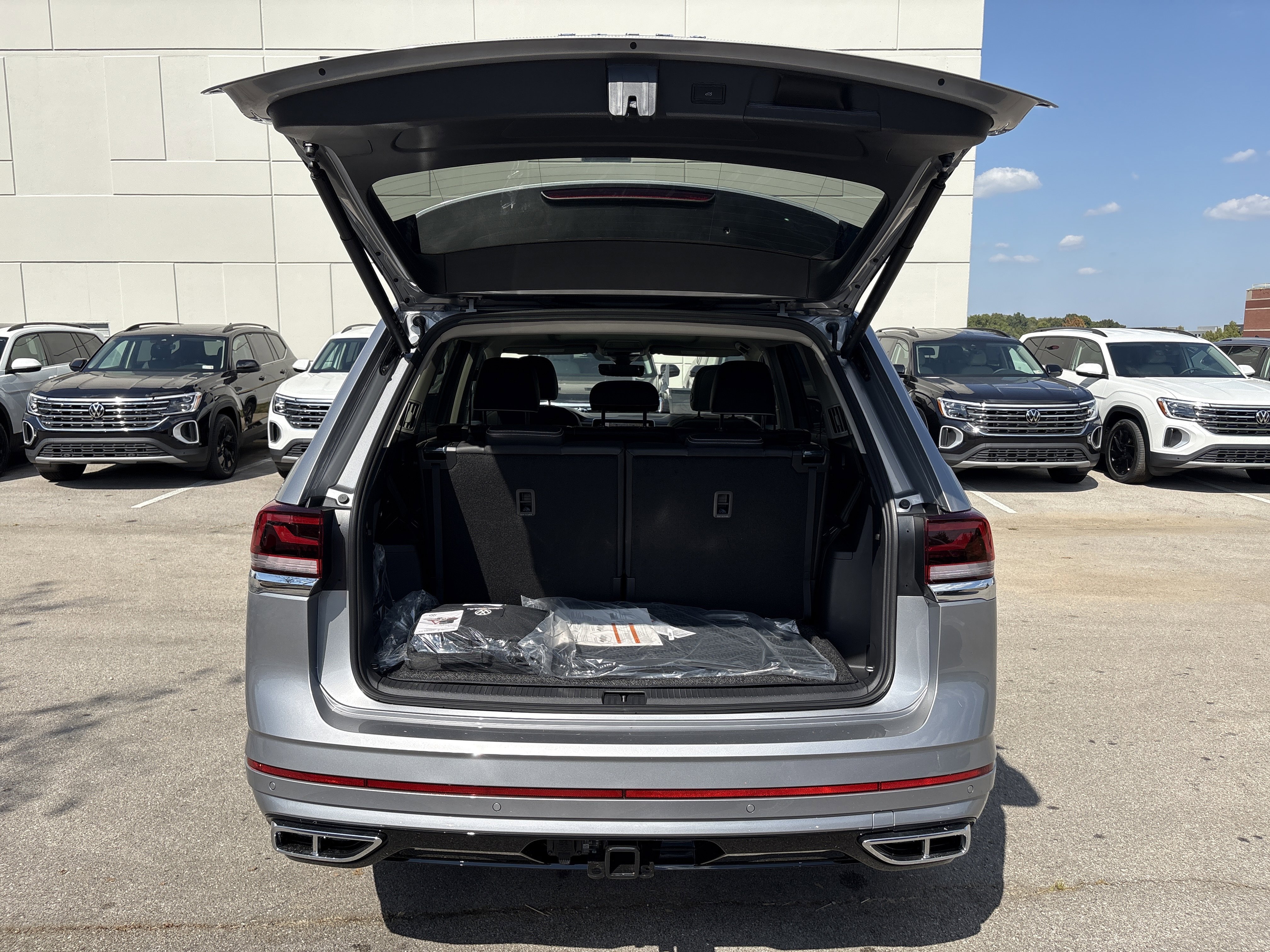 New 2026 Volkswagen Atlas SEL Premium R-Line image 26