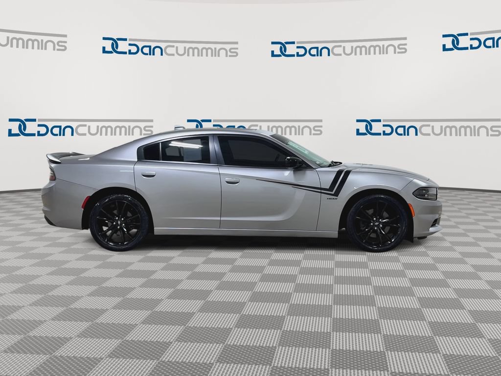 Used 2018 Dodge Charger R/T w/ Blacktop Package RWD image 2