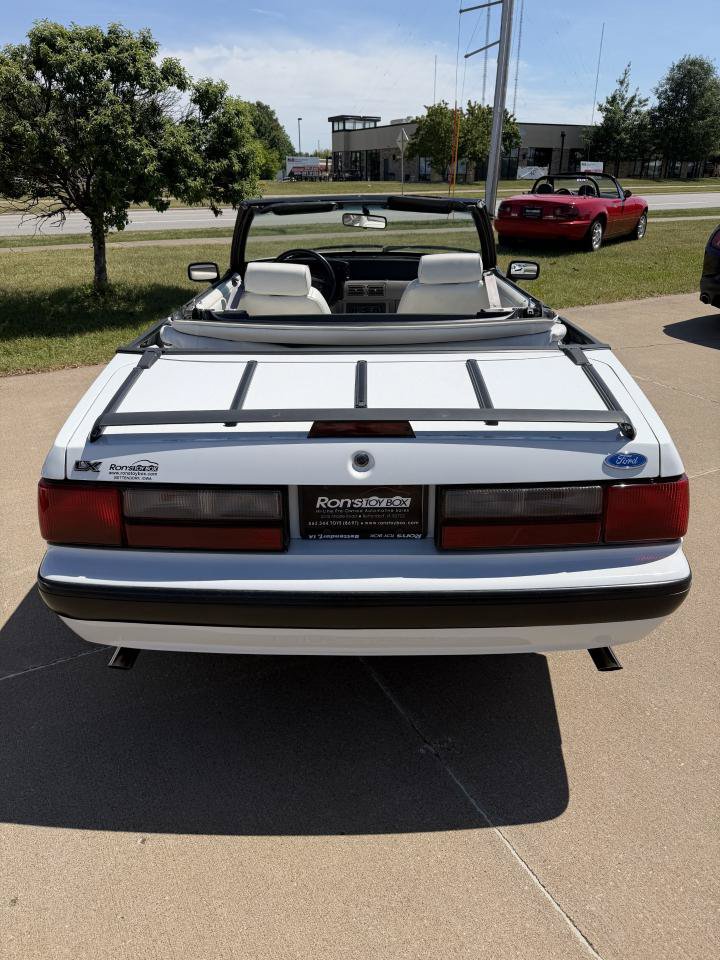 Used 1991 Ford Mustang LX RWD image 10