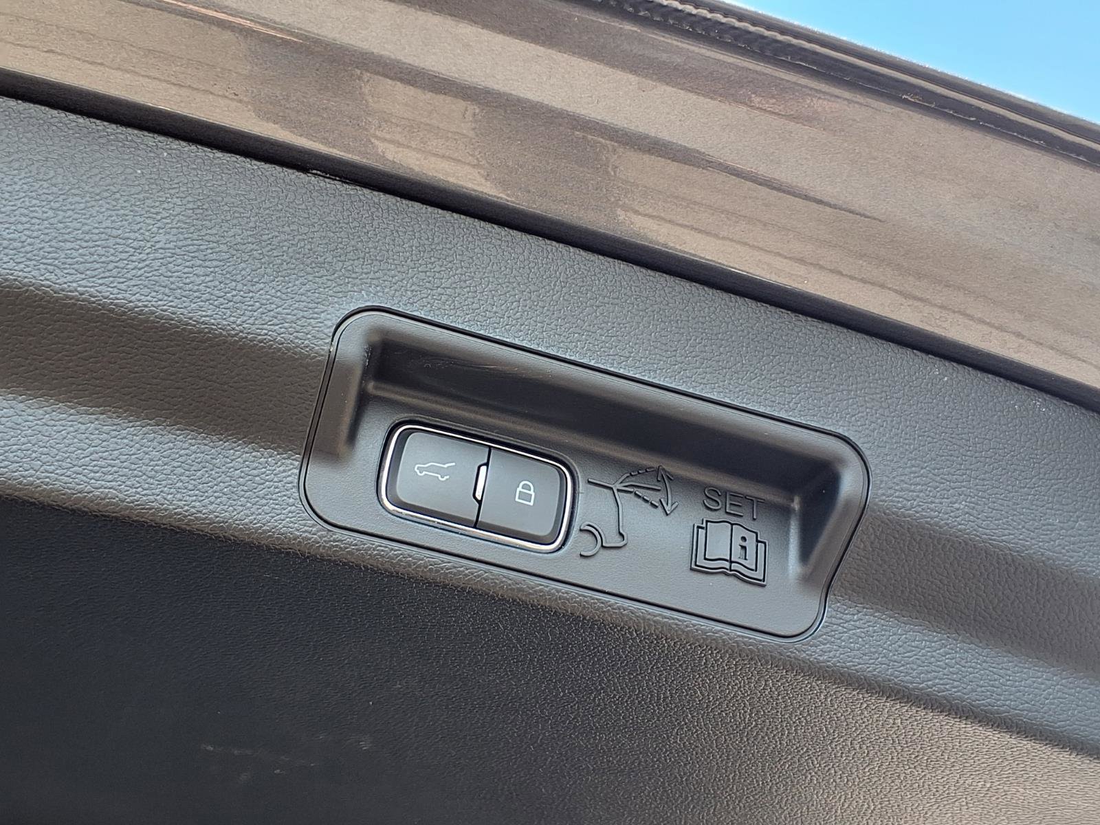 Used 2024 Ford Explorer ST w/ Equipment Group 401A image 24