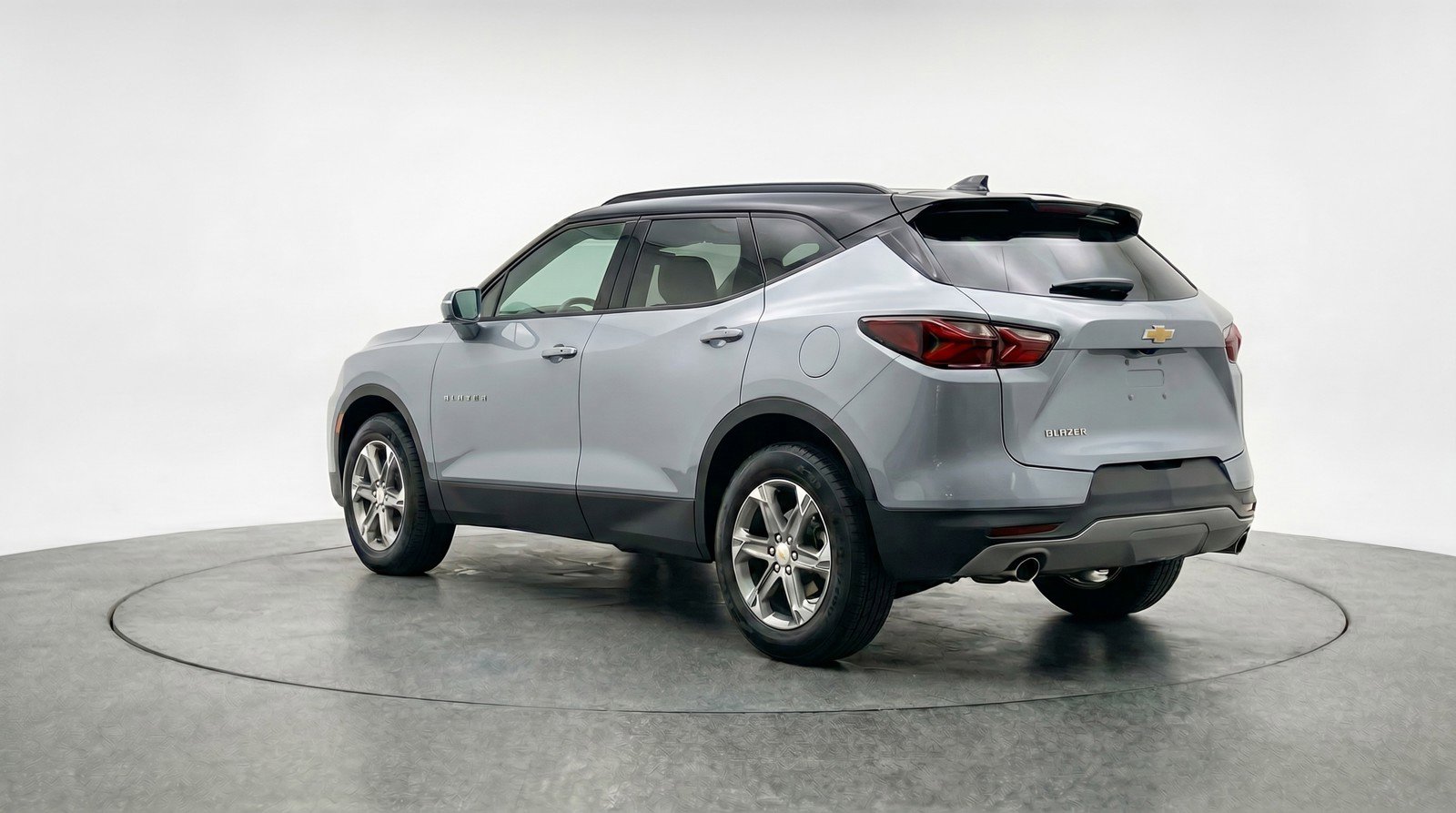 Used 2025 Chevrolet Blazer LT FWD image 6
