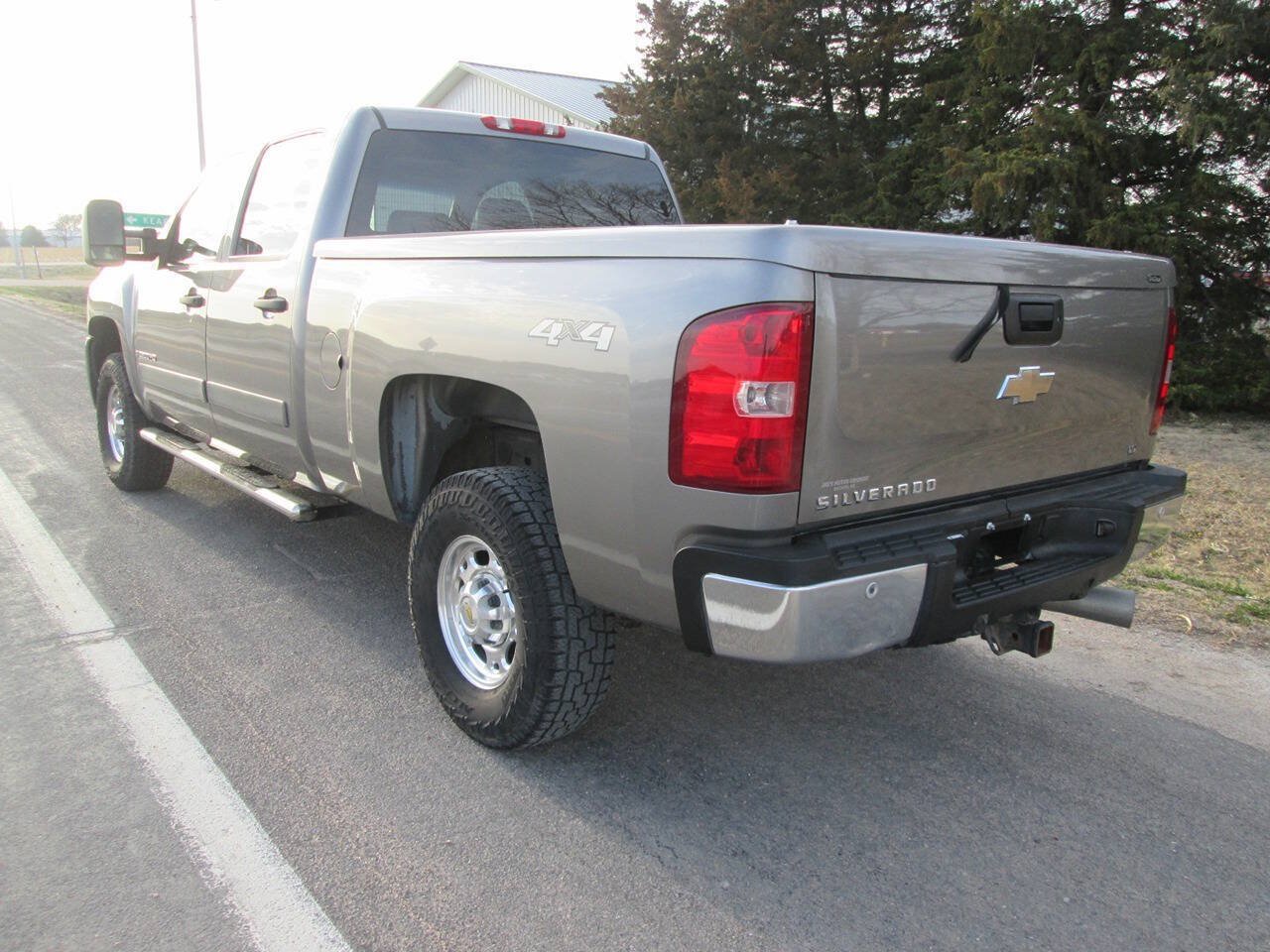 Used 2008 Chevrolet Silverado 2500 LT w/ Safety Package AWD/4WD image 8