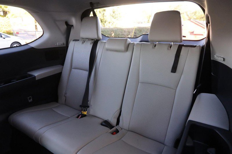 Used 2025 Toyota Grand Highlander AWD image 11
