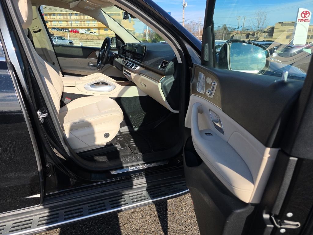 Used 2021 Mercedes-Benz GLS 450 4MATIC image 10