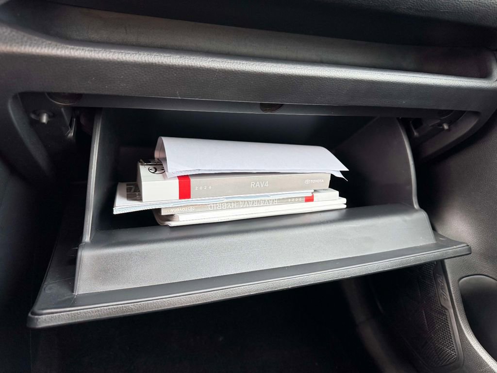 Used 2024 Toyota RAV4 XLE image 32