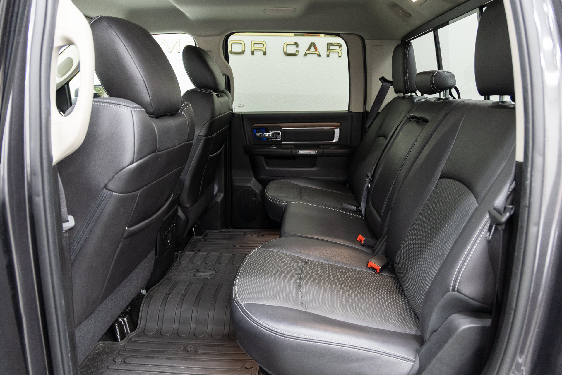 Used 2016 RAM 1500 Laramie w/ Convenience Group AWD/4WD image 8