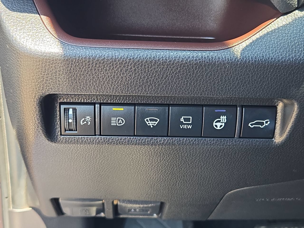 Used 2020 Toyota RAV4 Limited FWD image 26