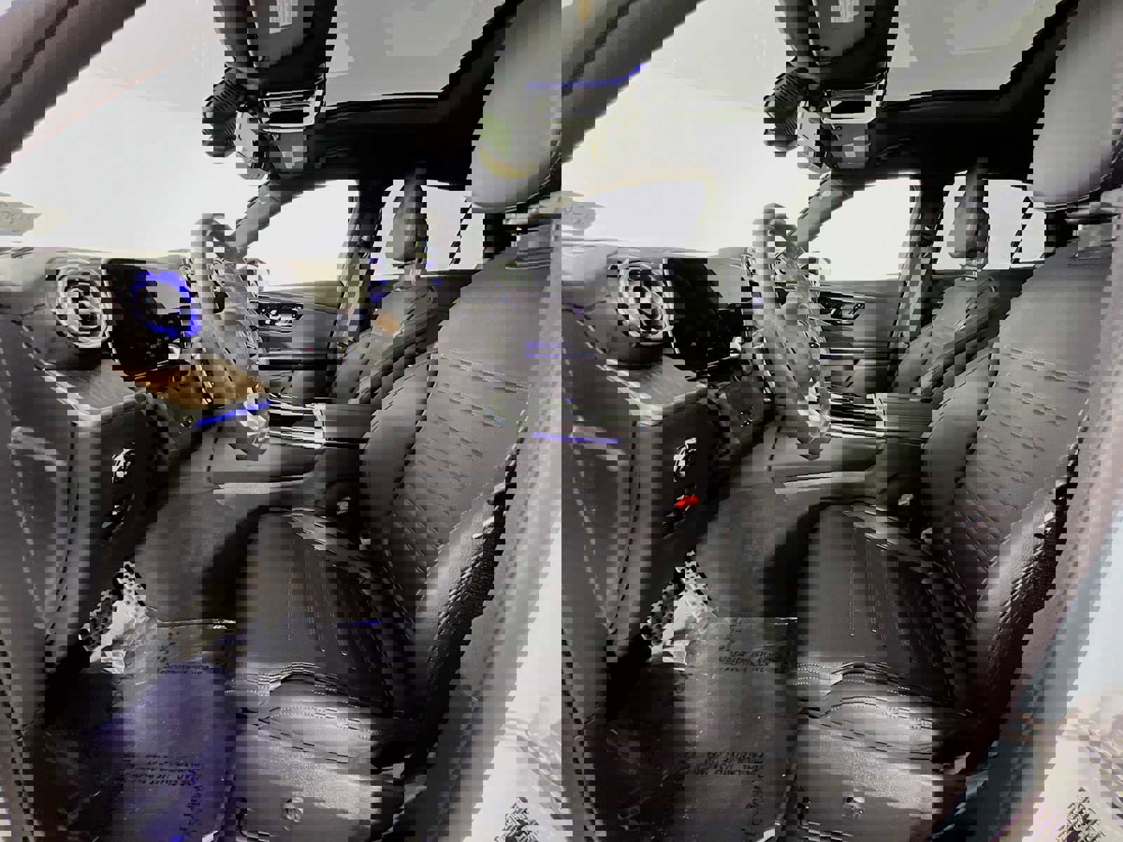 Used 2025 Mercedes-Benz GLC 300 4MATIC image 22