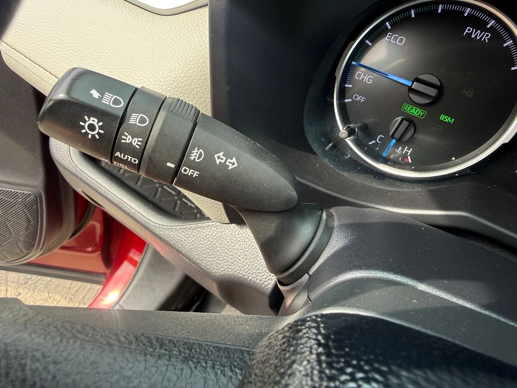 Certified 2021 Toyota RAV4 XLE AWD/4WD image 29