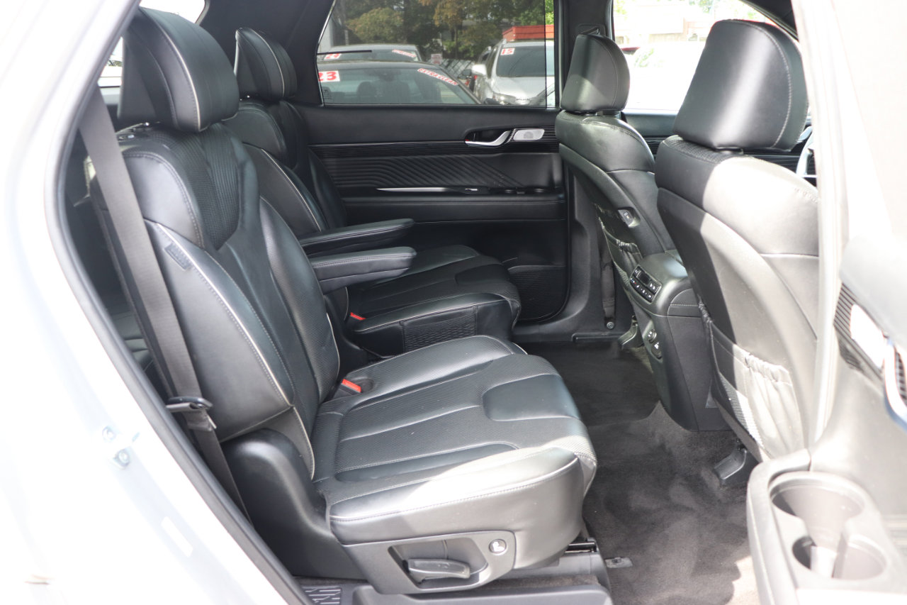 Used 2024 Hyundai Palisade Calligraphy image 15