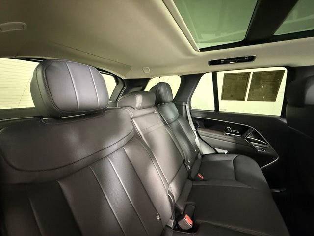 Used 2025 Land Rover Range Rover SE AWD/4WD image 30
