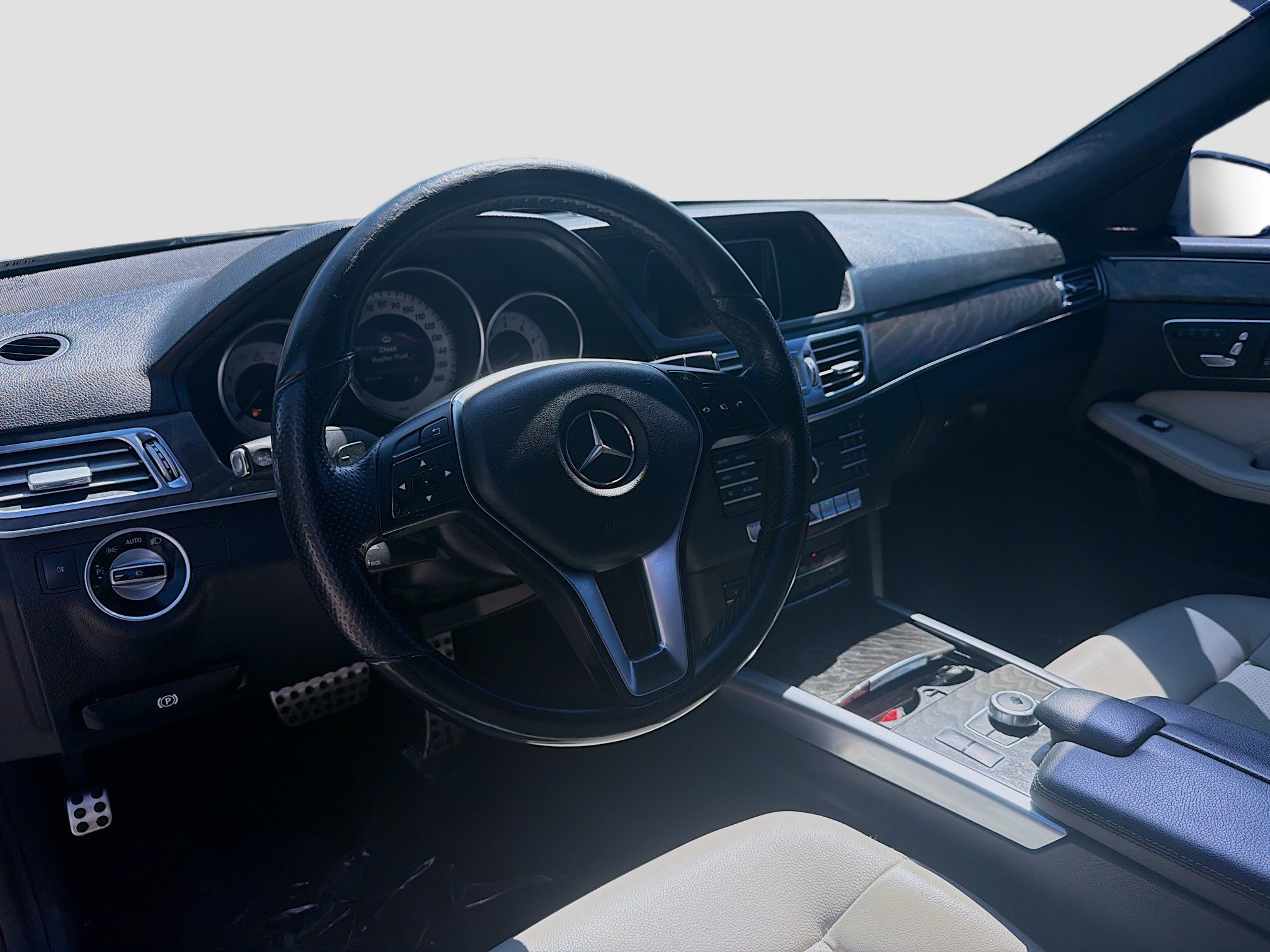 Used 2016 Mercedes-Benz E 350 Sedan w/ Premium Package image 7