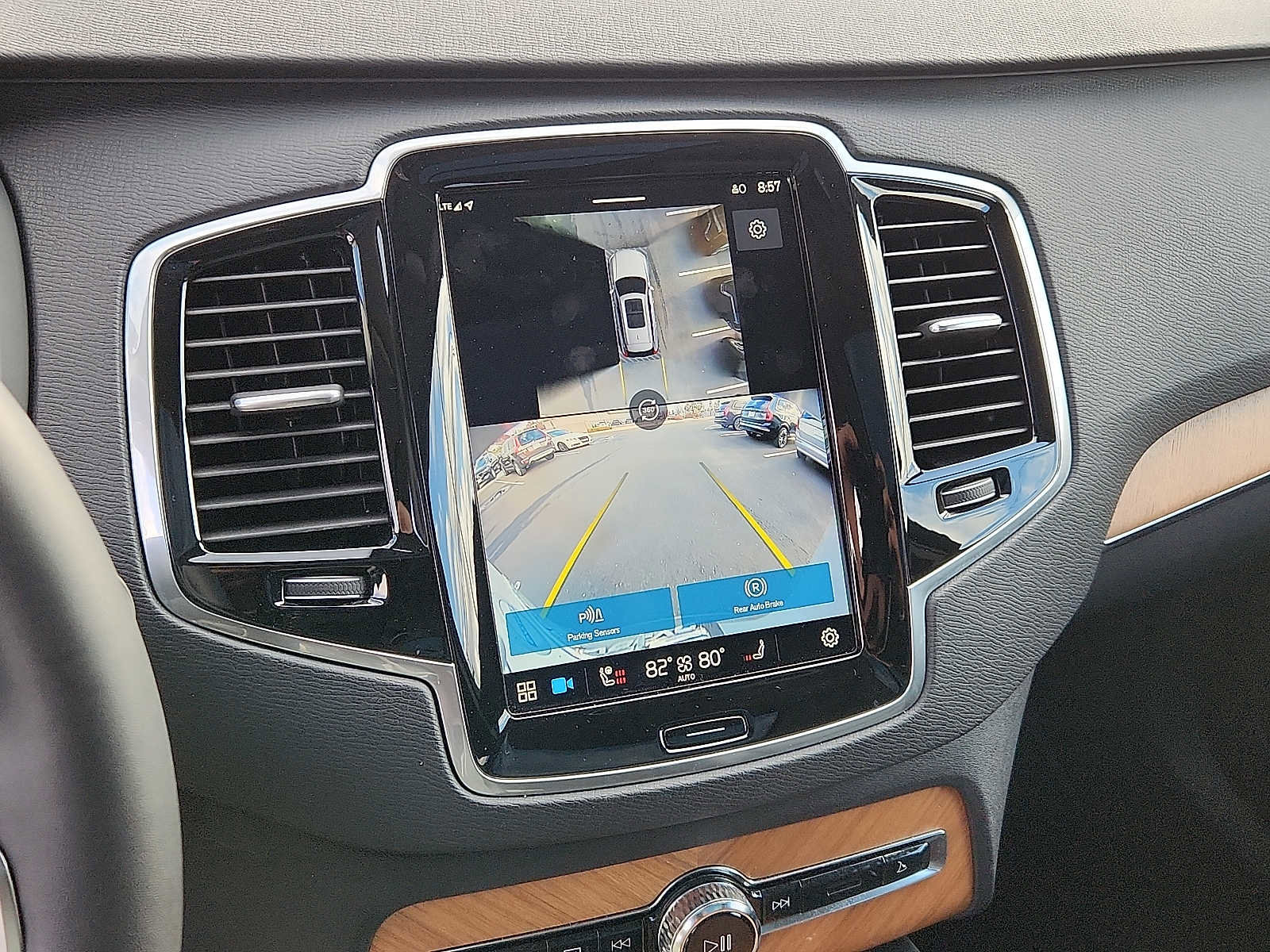 Certified 2024 Volvo XC90 T8 Plus image 17