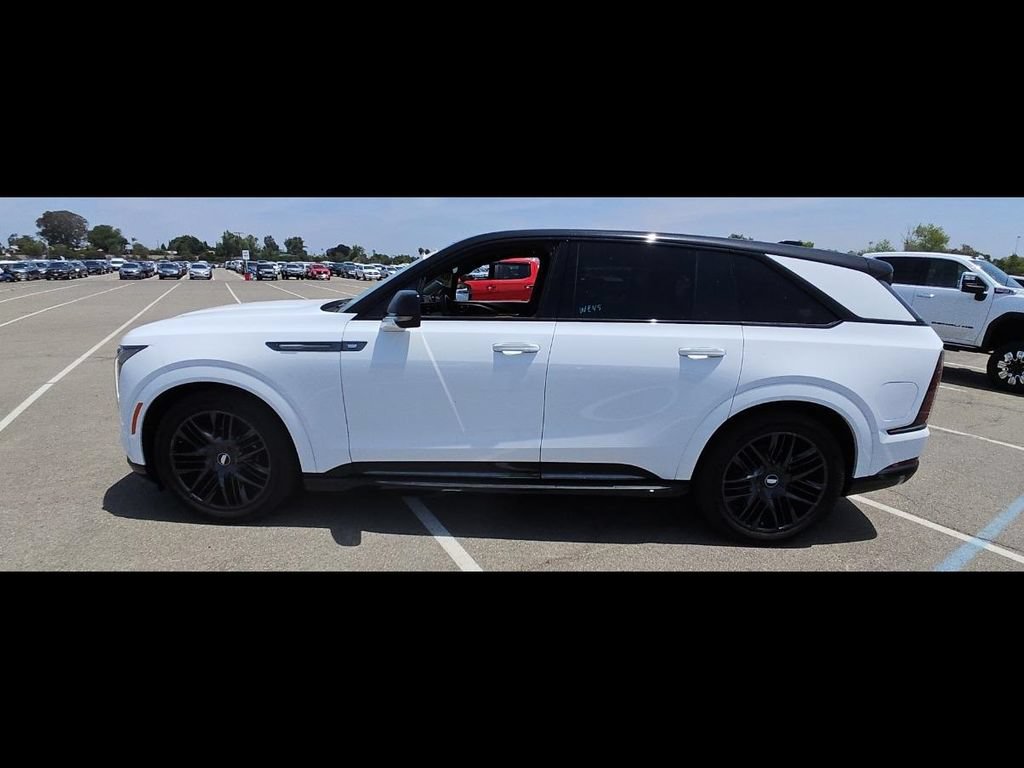 Used 2025 Cadillac Escalade IQ Sport 2 w/ LPO, ONYX Package AWD/4WD image 6