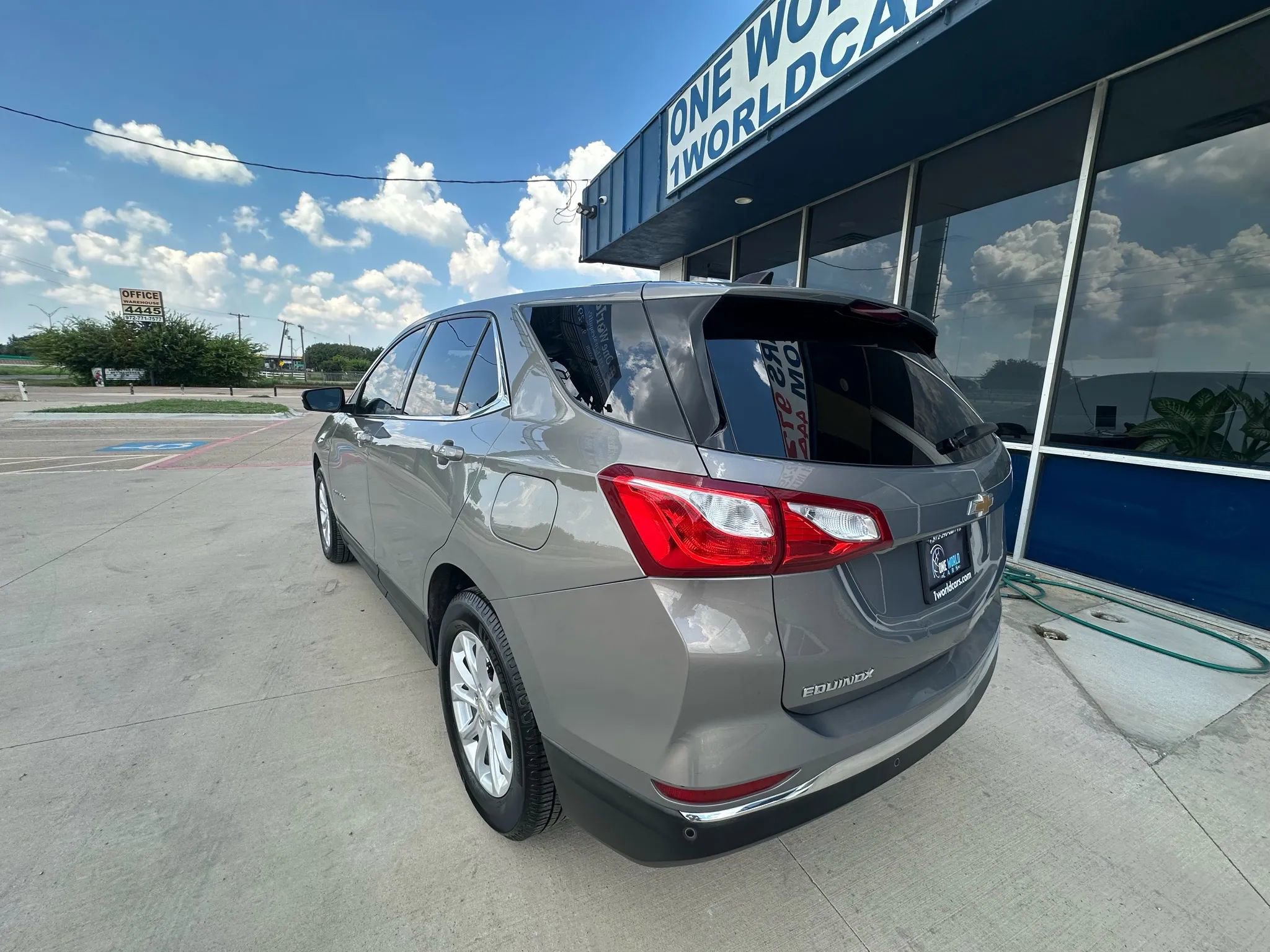 Used 2019 Chevrolet Equinox LT image 3