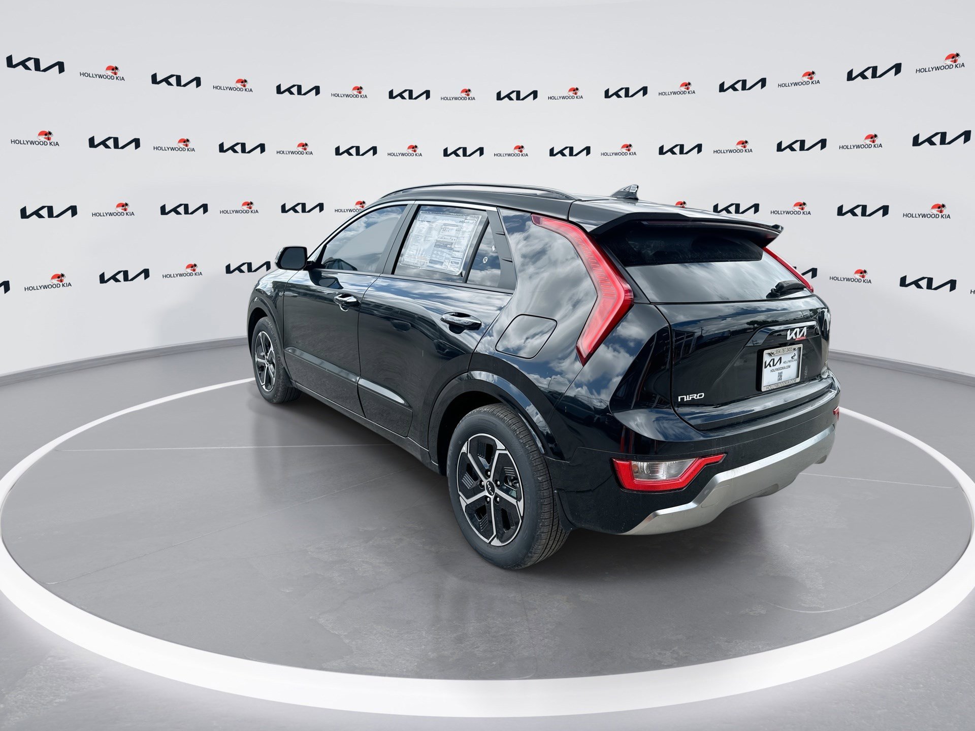 New 2025 Kia Niro SX image 18