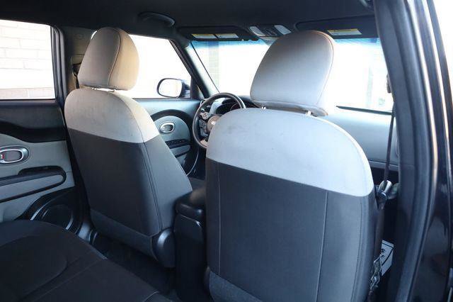 Used 2016 Kia Soul FWD image 23