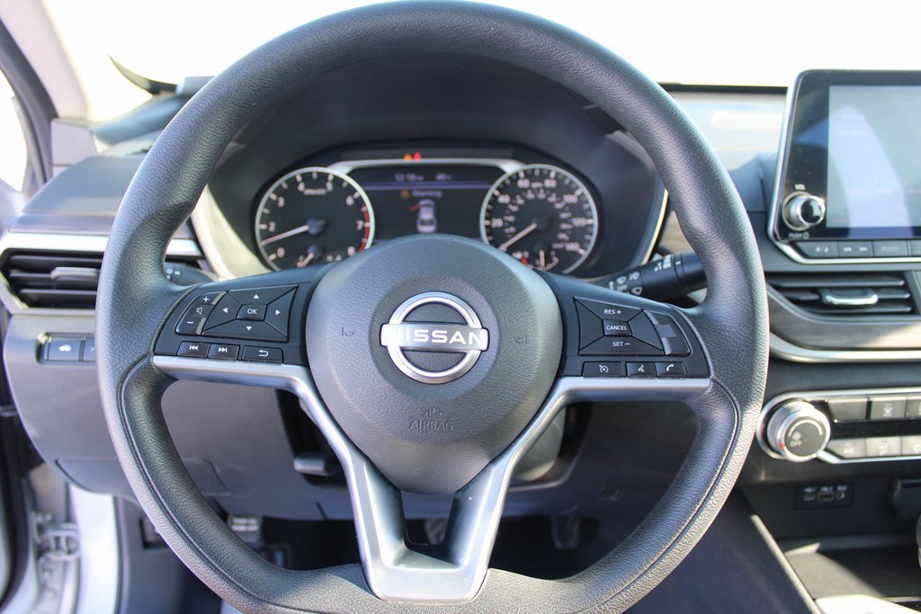 Used 2024 Nissan Altima 2.5 SV image 13