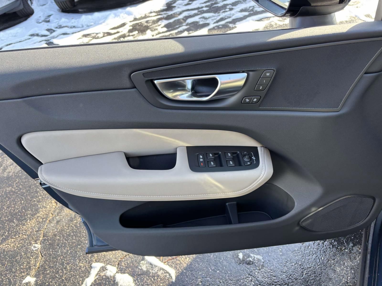 New 2026 Volvo XC60 B5 Plus w/ Protection Package Premier AWD/4WD image 10