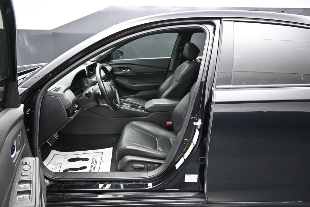 Used 2025 Honda Accord Sport image 9