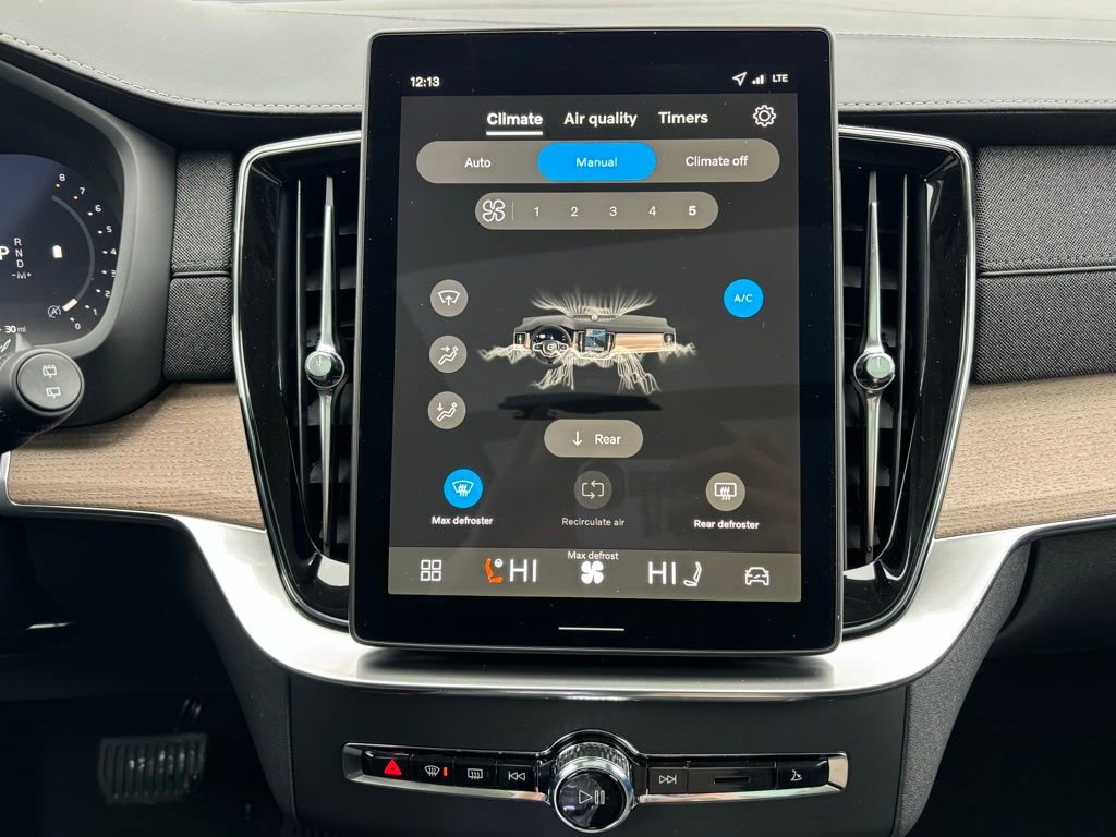 New 2026 Volvo XC90 B6 Plus w/ Protection Package AWD/4WD image 14
