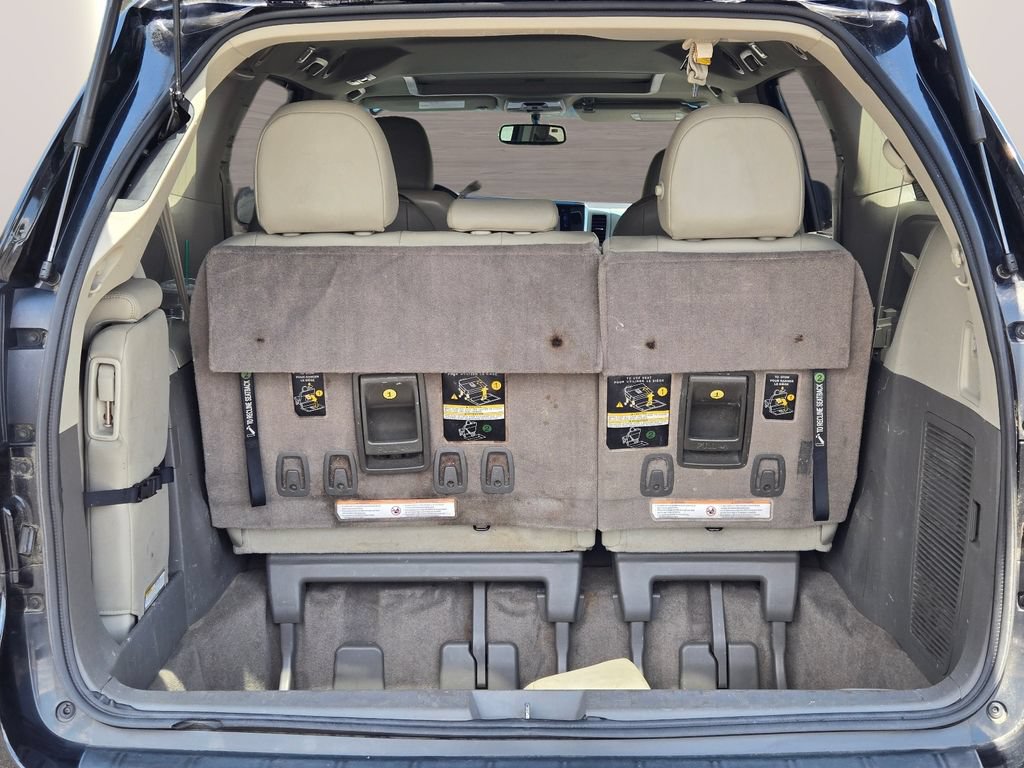 Used 2015 Toyota Sienna XLE w/ XLE Navigation Package FWD image 13