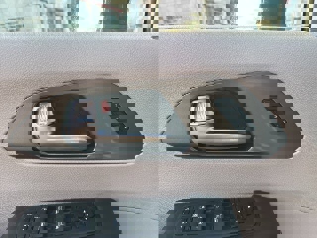 Used 2024 Chrysler Pacifica Touring-L image 29