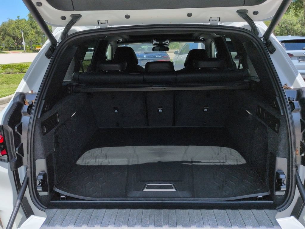 New 2026 BMW X5 M Competition w/ Executive Package AWD/4WD image 13