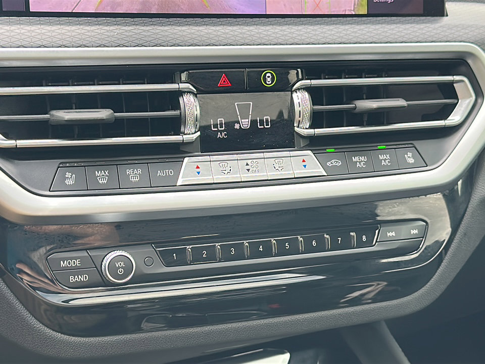 Used 2022 BMW X4 xDrive30i w/ M Sport Package 2 AWD/4WD image 34