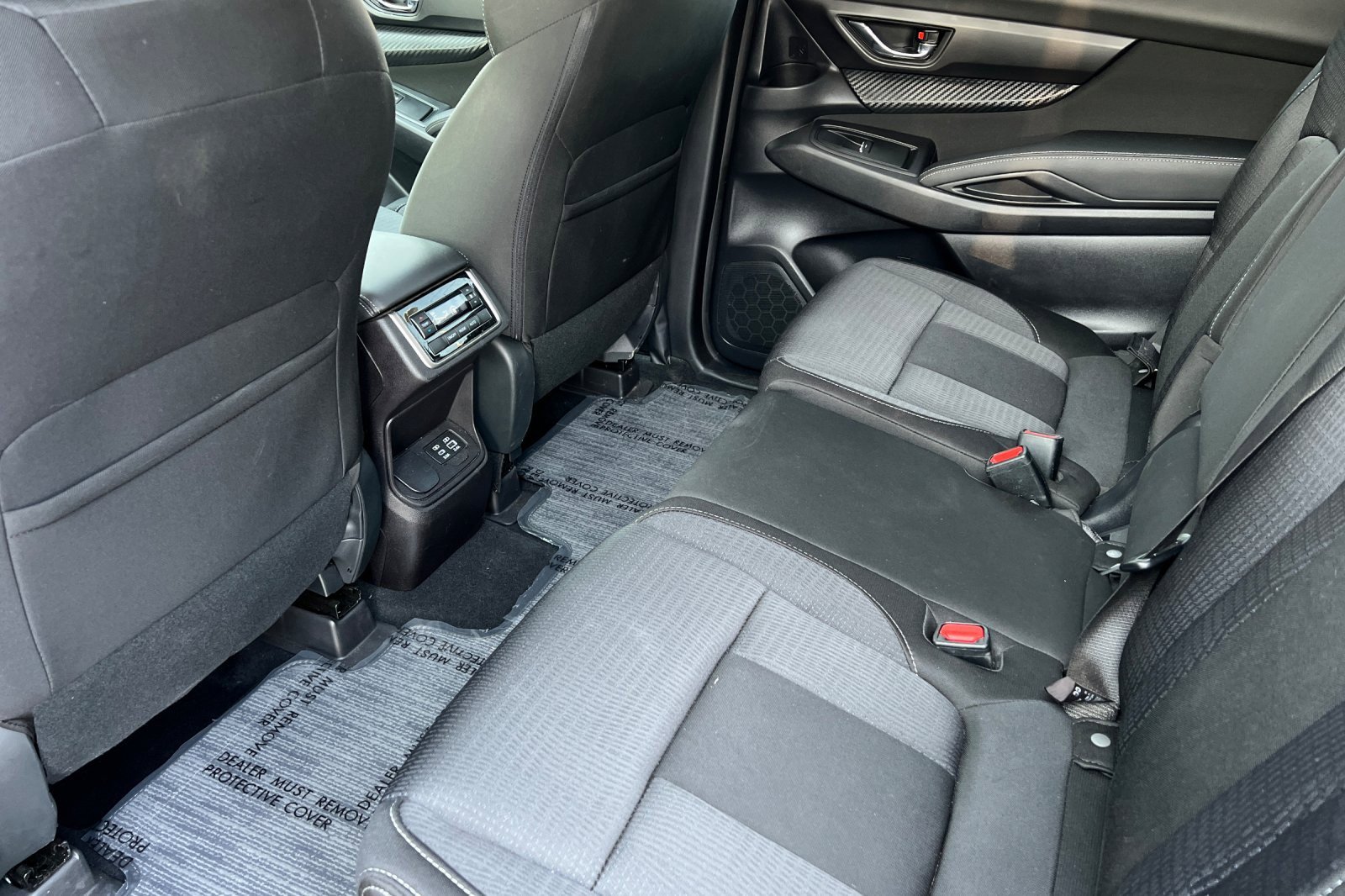 Used 2023 Subaru Ascent Premium w/ Convenience Package image 9