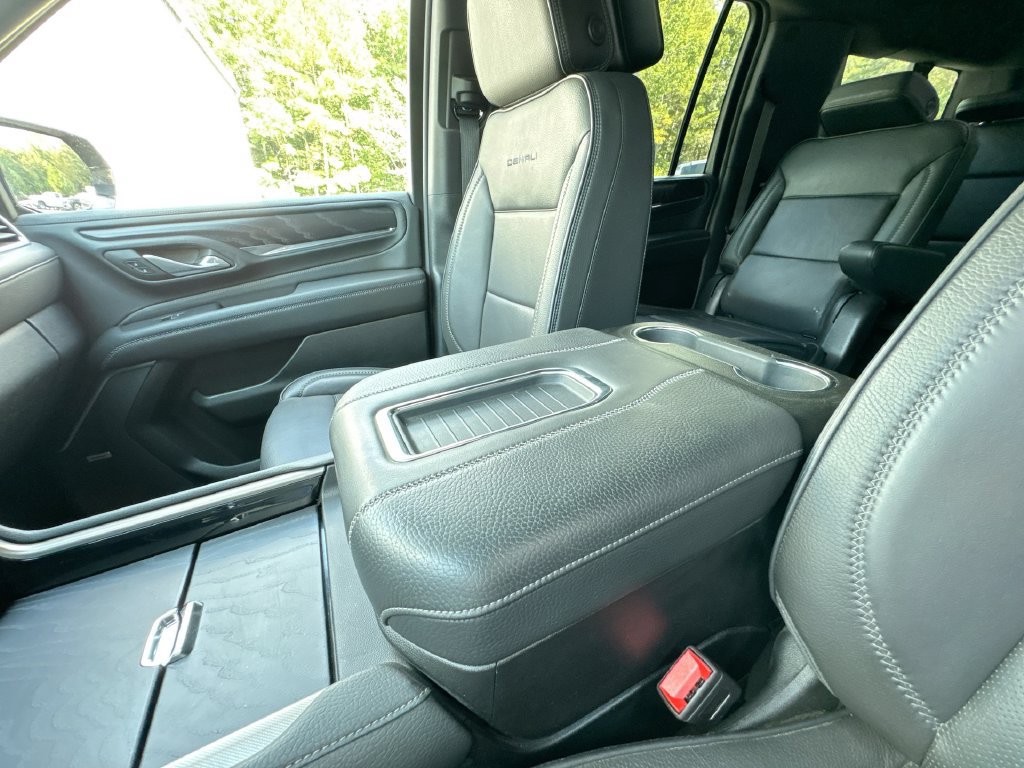Used 2024 GMC Yukon XL Denali AWD/4WD image 24