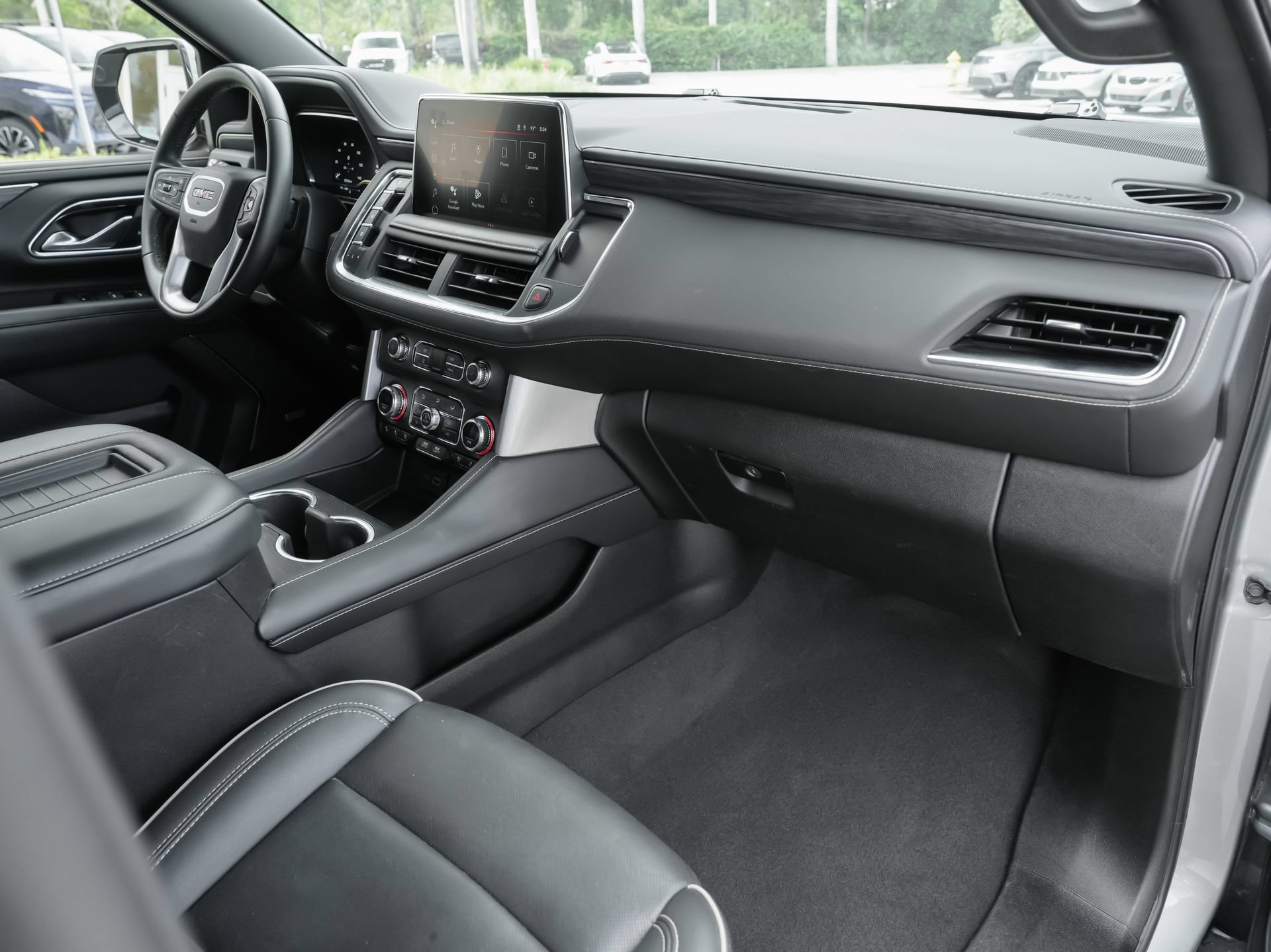 Used 2024 GMC Yukon XL SLT RWD image 39