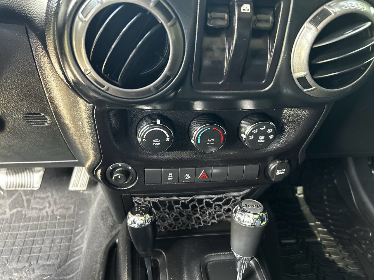 Used 2016 Jeep Wrangler Sport image 12