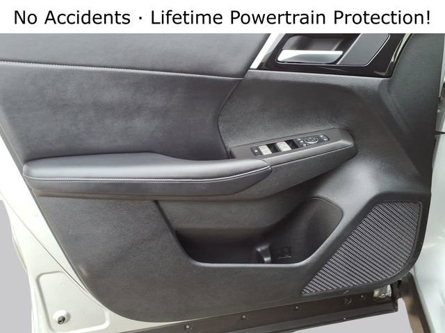 Used 2024 Mitsubishi Outlander SE image 10