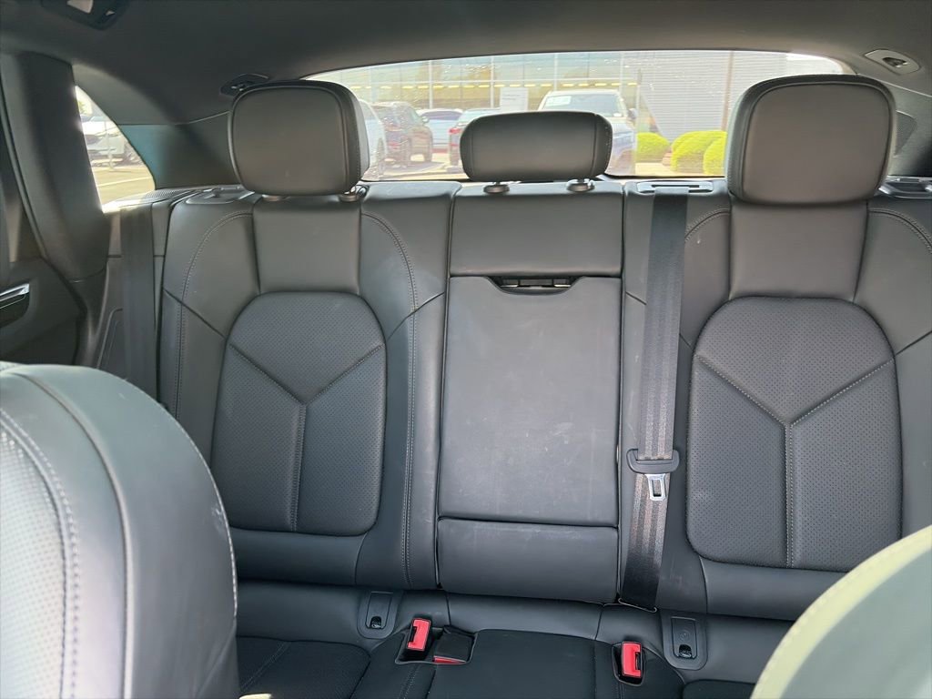 Used 2021 Porsche Macan S image 9