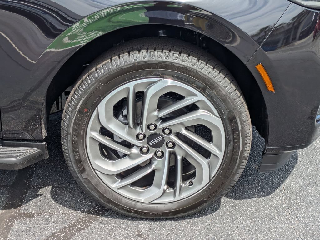 New 2027 Lincoln Navigator Premiere RWD image 11