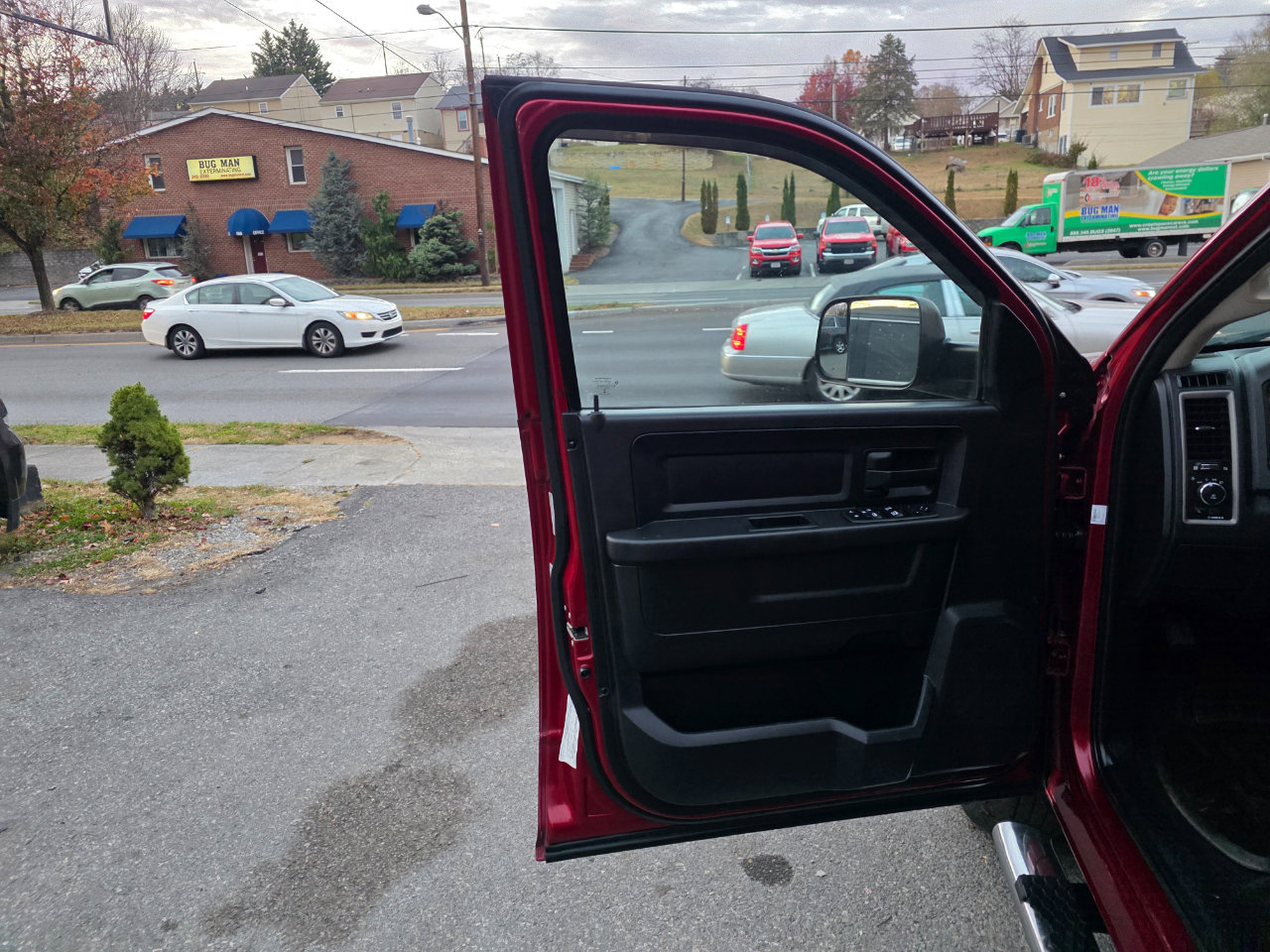 Used 2015 RAM 1500 ST w/ SXT Appearance Group image 10