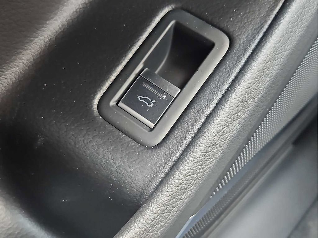 New 2026 Audi A8 L 3.0T AWD/4WD image 22