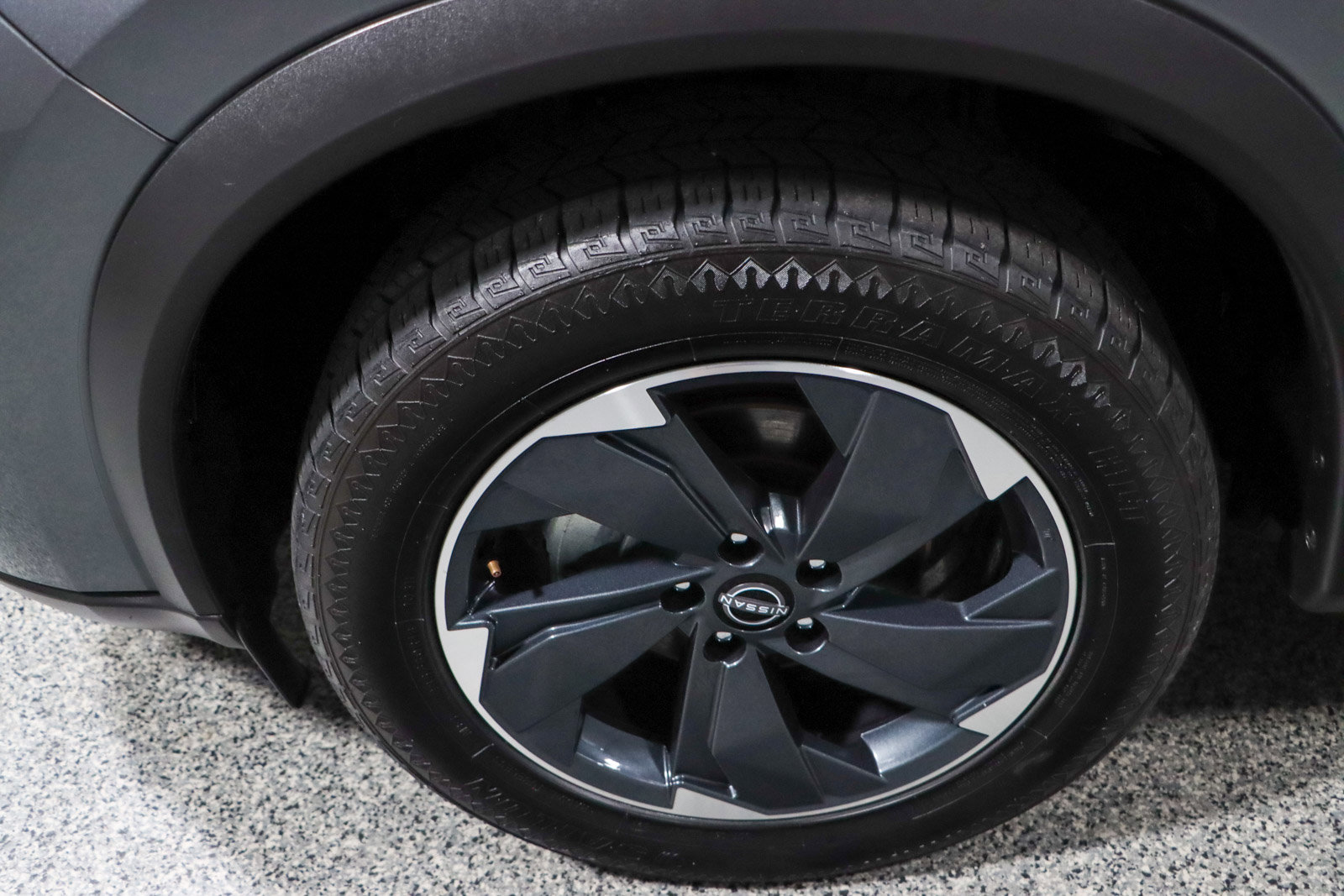 Used 2024 Nissan Rogue SV image 11