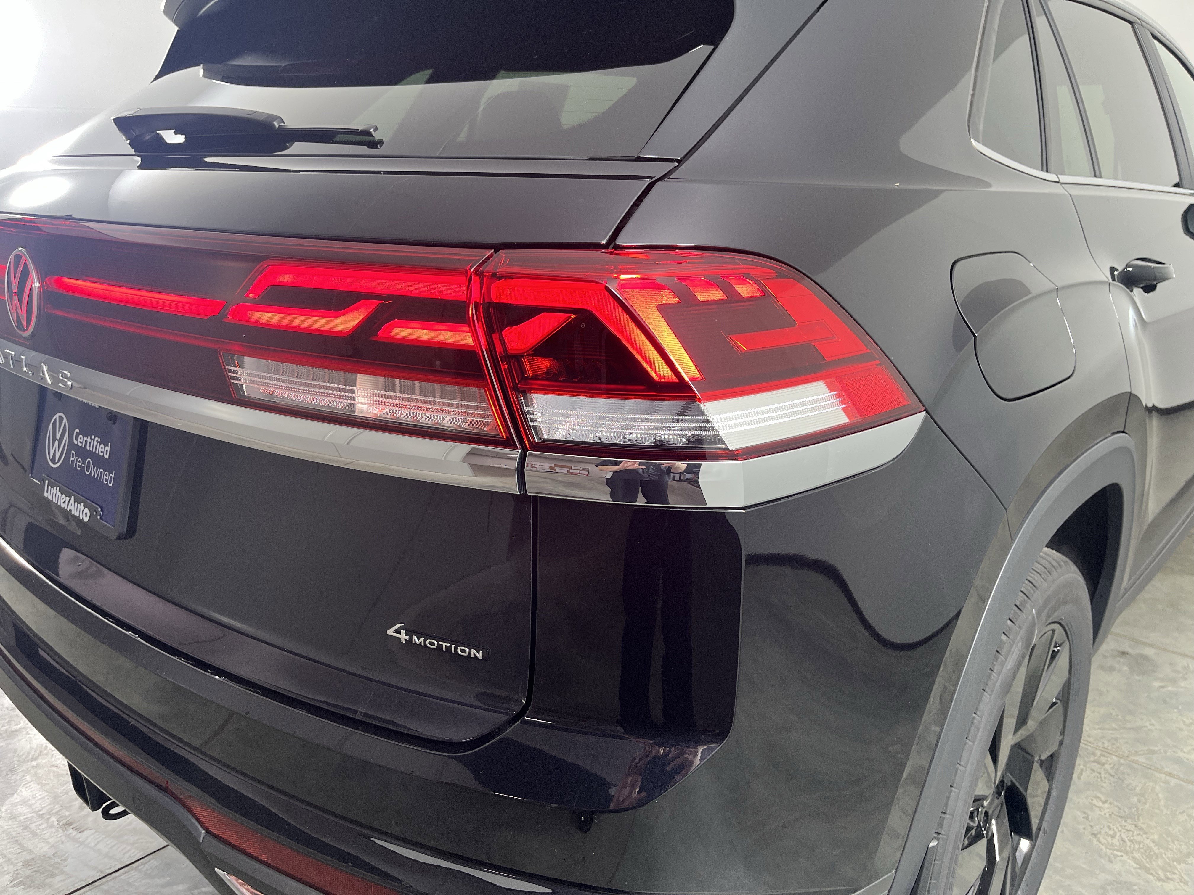 Used 2025 Volkswagen Atlas Cross Sport SE image 26