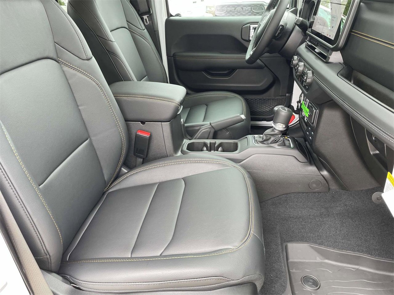 New 2025 Jeep Gladiator Sport w/ Premium Package image 32