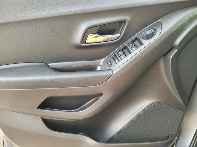 Used 2020 Chevrolet Trax LS w/ Tint and Cruise Package image 22