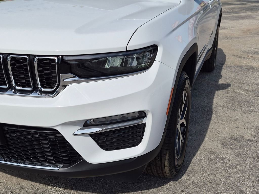 Used 2025 Jeep Grand Cherokee Limited image 9