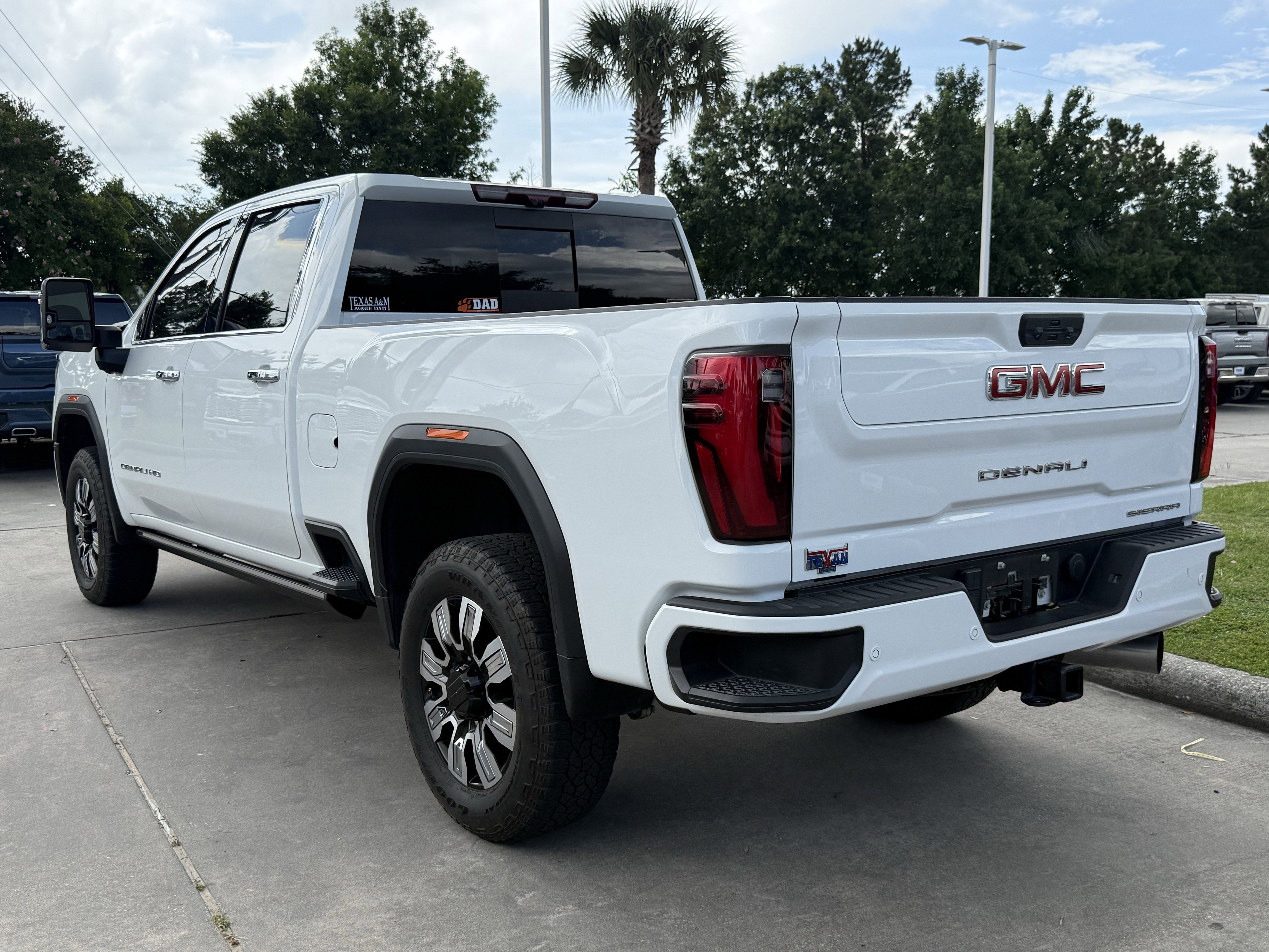 Used 2024 GMC Sierra 2500 Denali w/ Denali Reserve Package AWD/4WD image 7