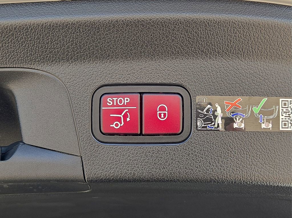 Used 2026 Mercedes-Benz GLE 53 AMG 4MATIC Coupe image 17