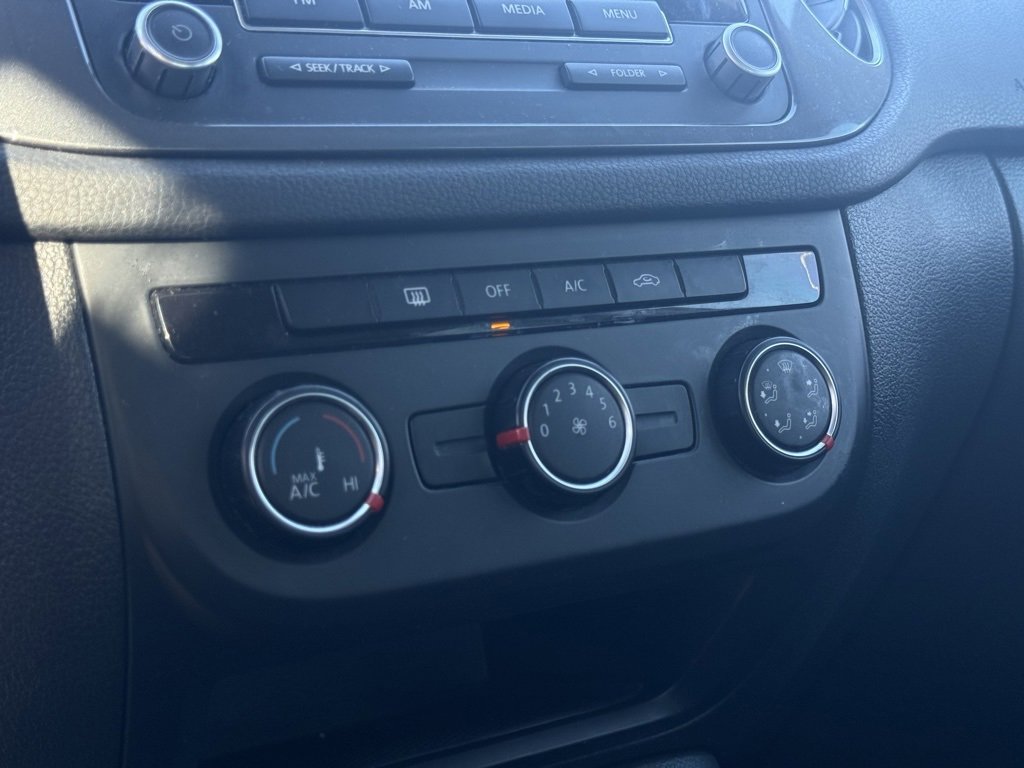 Used 2013 Volkswagen Tiguan S image 18